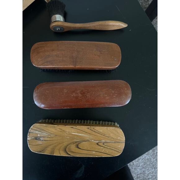 Esquire Footman Deluxe Vintage Shoe Shine Wooden Holder with Multiple Brushes - Picture 5 of 10